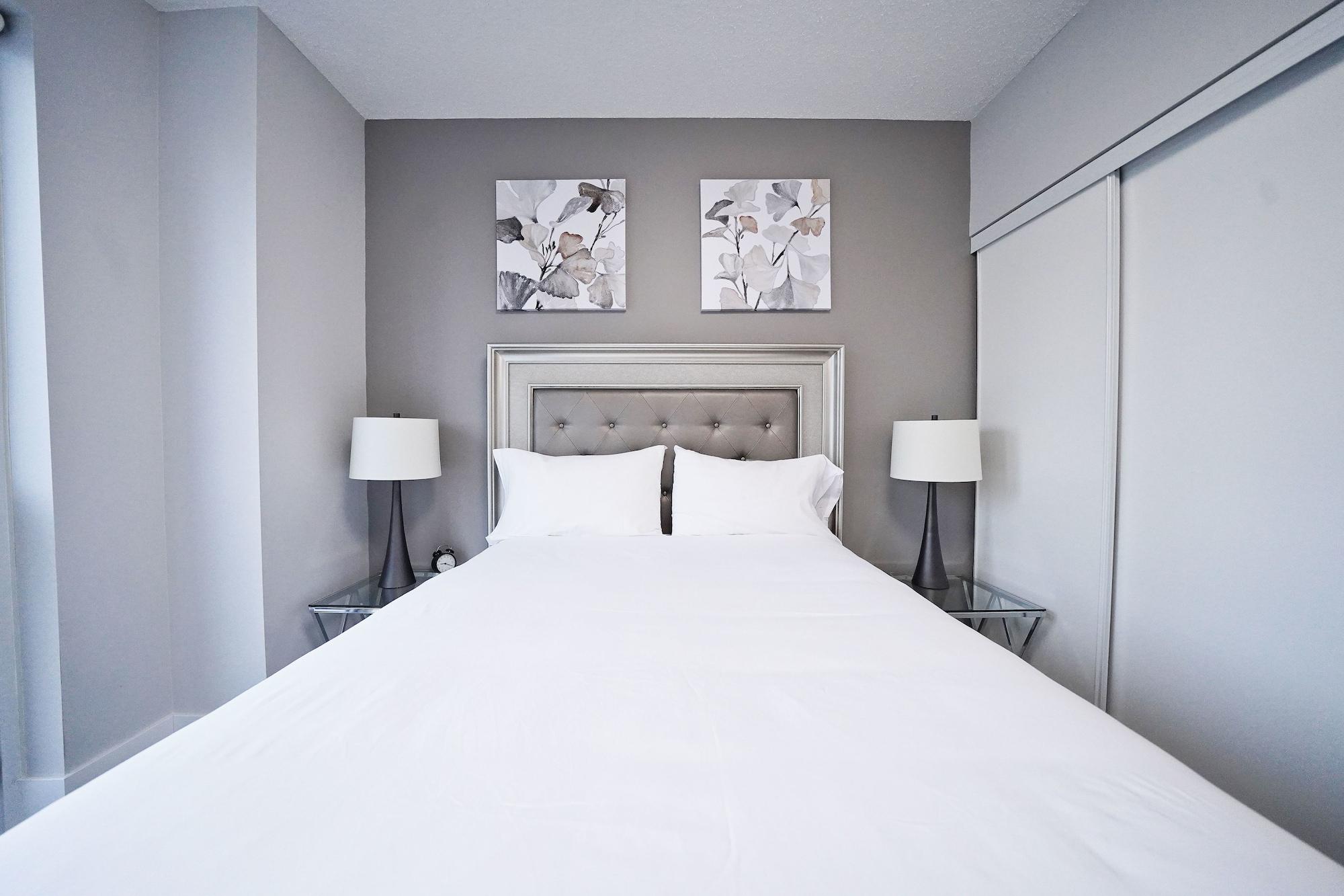 Grand Royal Condos - Cn Tower Toronto Bagian luar foto