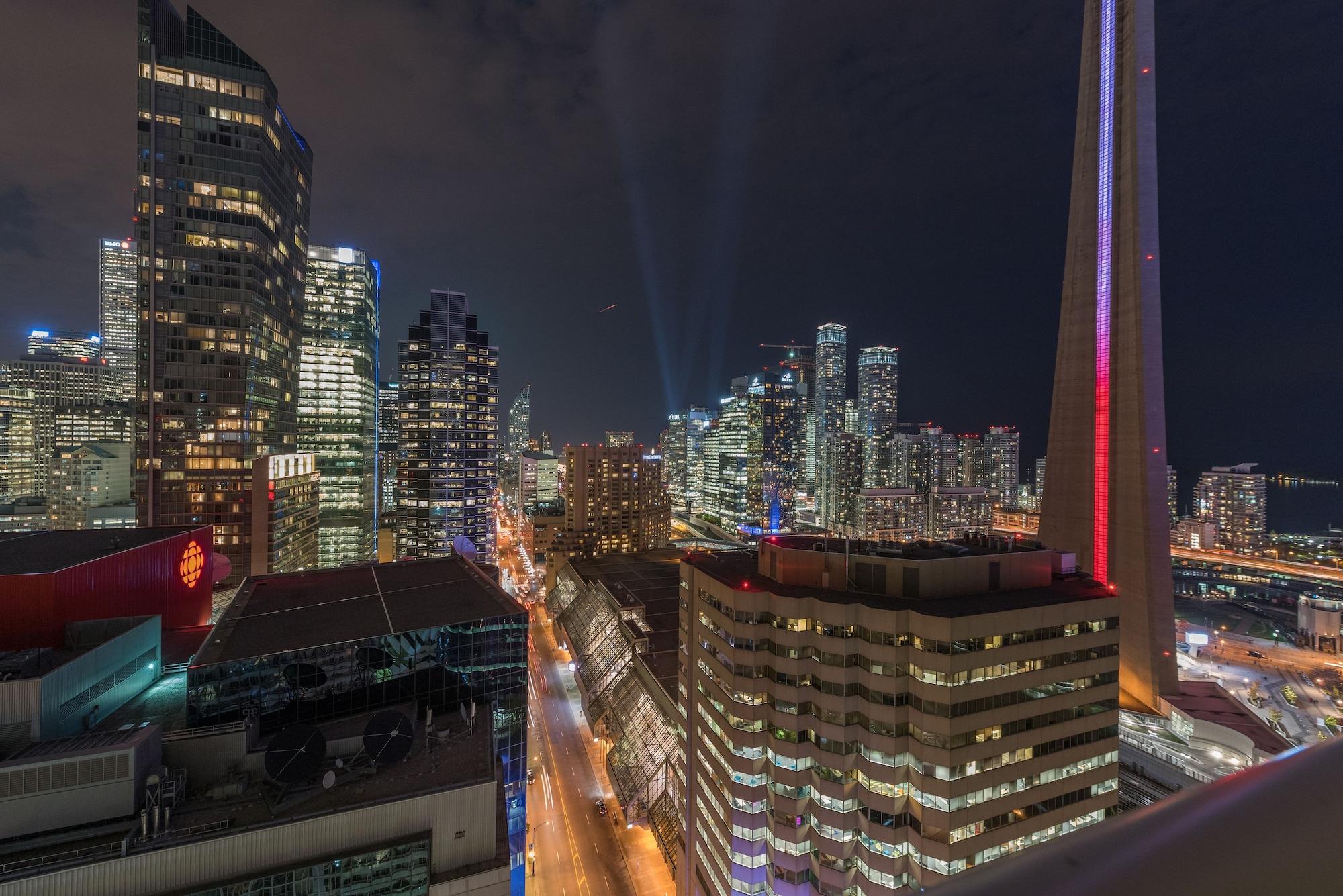 Grand Royal Condos - Cn Tower Toronto Bagian luar foto